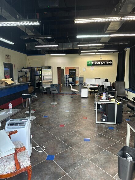 More Photos Of 2525 Westhollow Dr, Houston Auto Repair For Sale