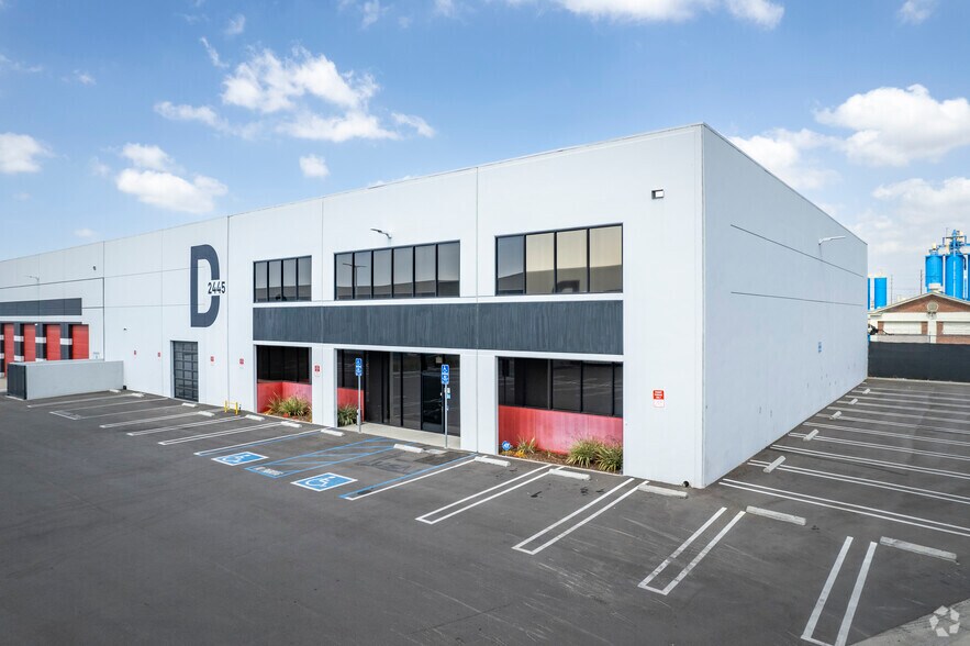 More Photos Of 2445 E 12th St, Los Angeles Industrial For Sale