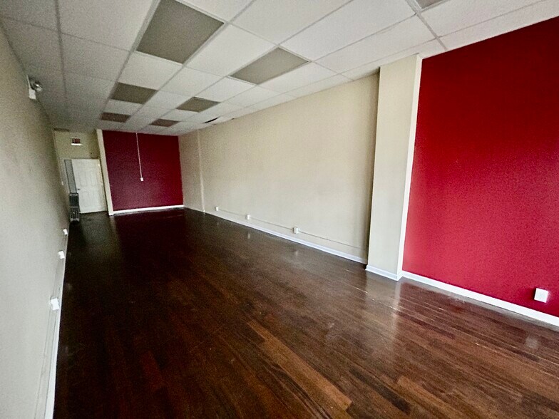 More Photos Of 7450 S Luella Ave, Chicago Apartments For Lease