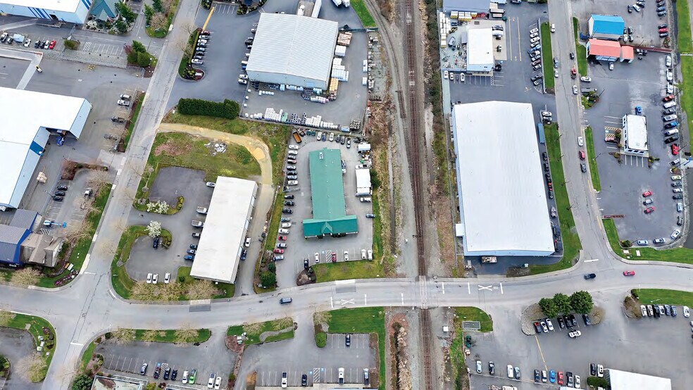 More Photos Of 258 N Hill Blvd, Burlington Auto Repair For Sale