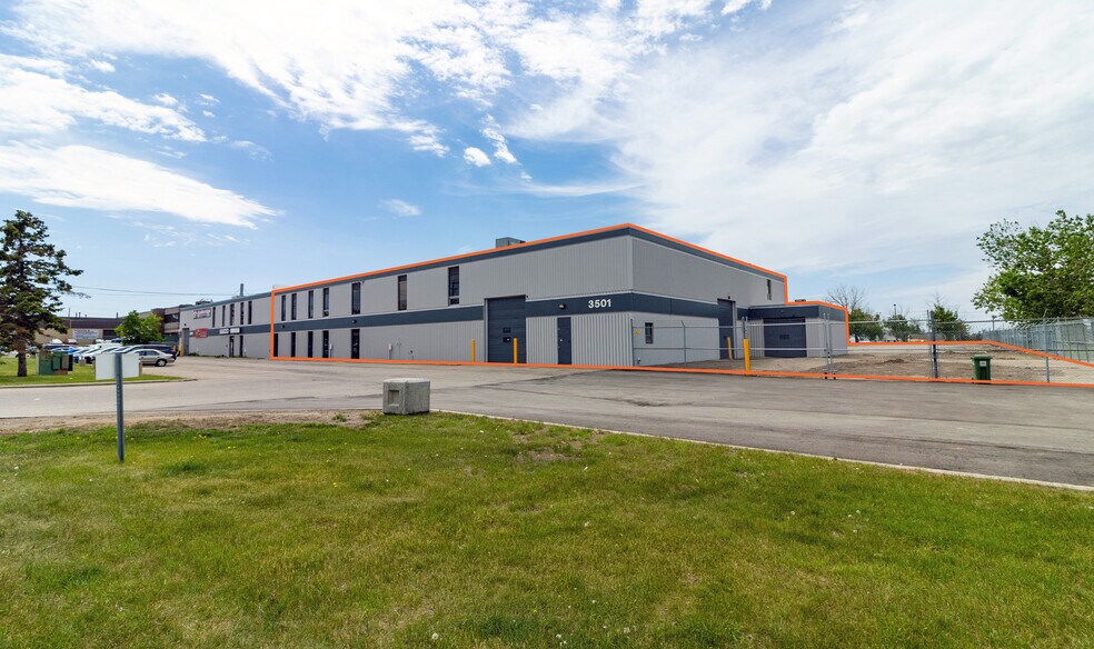 More Photos Of 3501 23rd St NE, Calgary Warehouse For Lease
