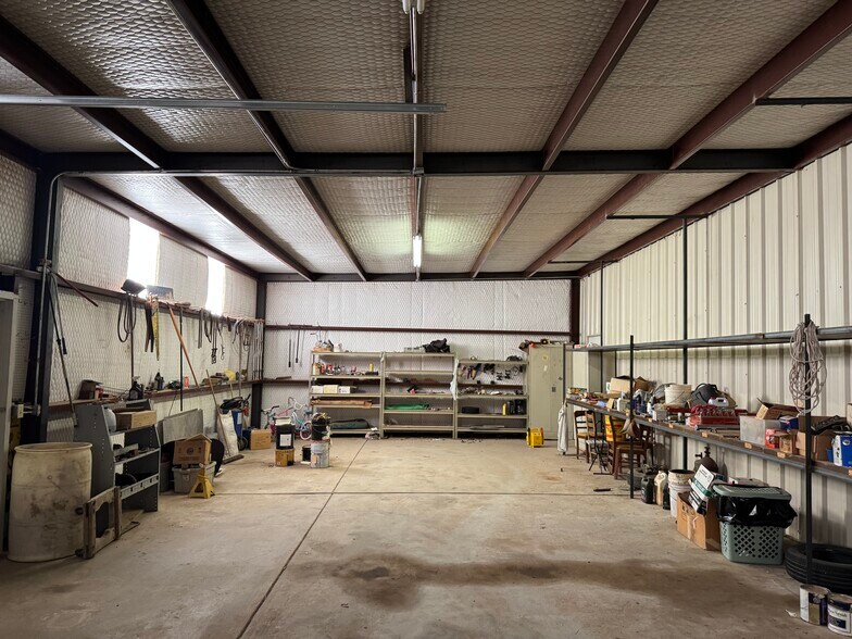More Photos Of 11607 Highway 87, Lubbock Warehouse For Sale