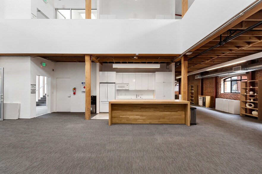 More Photos Of 555 19th St, San Francisco Loft Creative Space For Lease