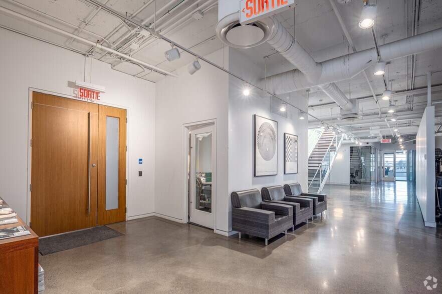 More Photos Of 6750 Av de l'Esplanade, Montréal Office For Lease