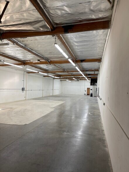 More Photos Of 8589 Canoga Ave, Canoga Park Manufacturing For Lease