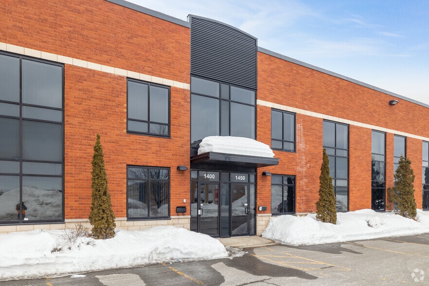 More Photos Of 1400-1950 Rue Bernard-Lefebvre, Laval Warehouse For Lease