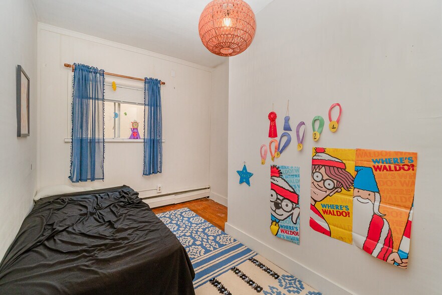 More Photos Of 134 Ashman St, Midland Restaurant For Sale