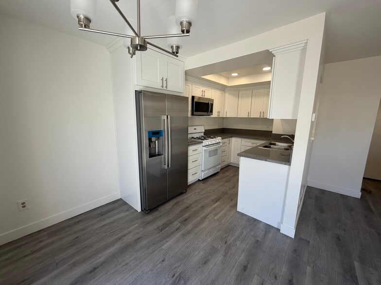 More Photos Of 4782 James, Huntington Beach Apartments For Sale