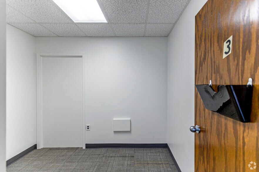 More Photos Of 3301 Woodburn Rd, Annandale Medical For Lease