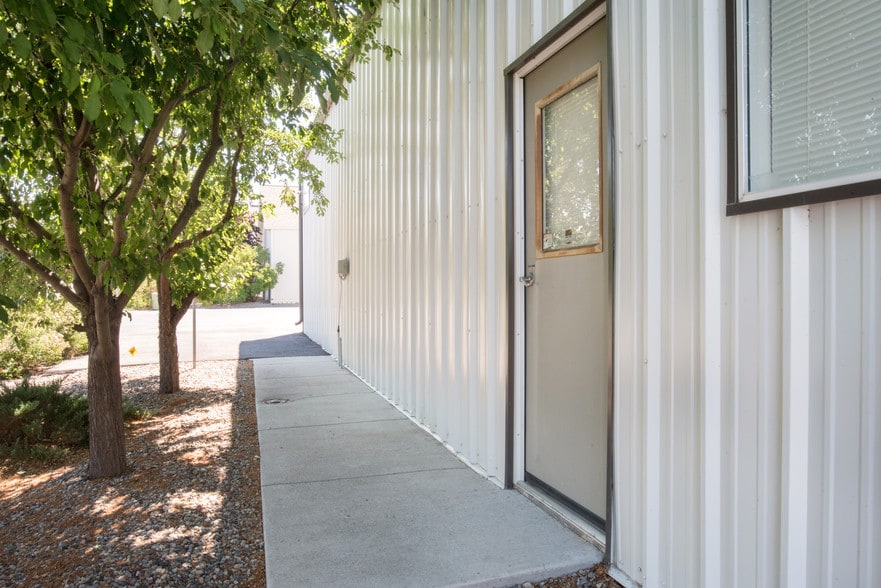 More Photos Of 2222 Mustang Dr, Silt Industrial For Lease