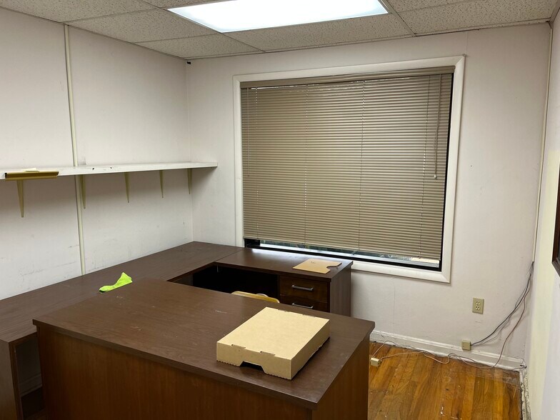 More Photos Of 2601 University Blvd W, Jacksonville Medical For Sale