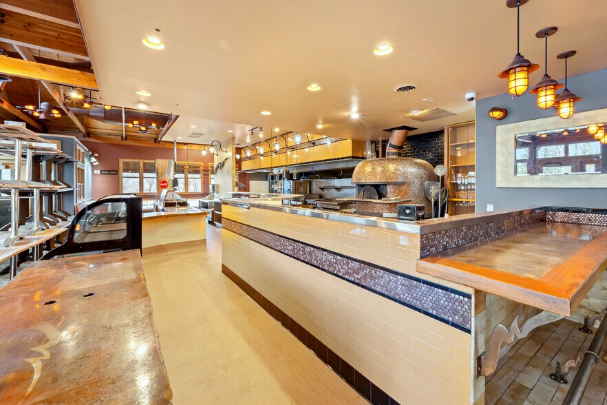 More Photos Of 14886 S Traverse Ridge Rd, Draper Restaurant For Sale