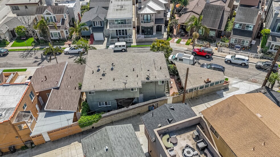 More Photos Of 1521 Marine Ave, Seal Beach Apartments For Sale