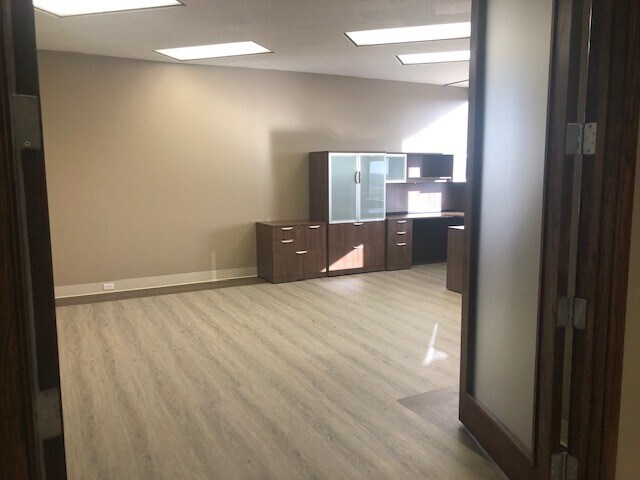 More Photos Of 200 Loraine St, Midland Office For Lease