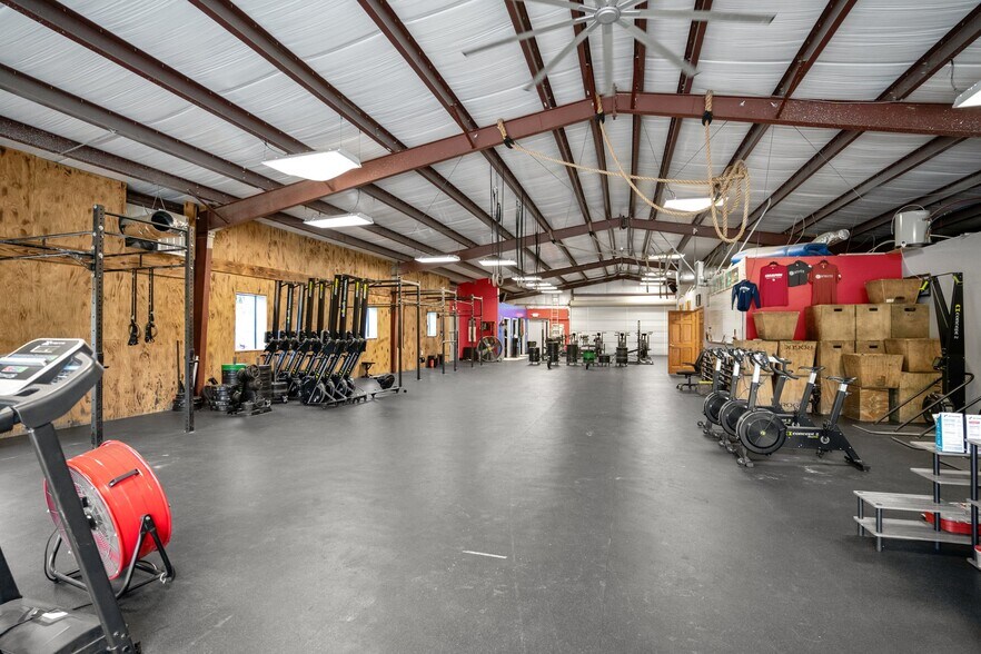 More Photos Of 140 NE Yellow Pine Ave, Madison Restaurant For Sale