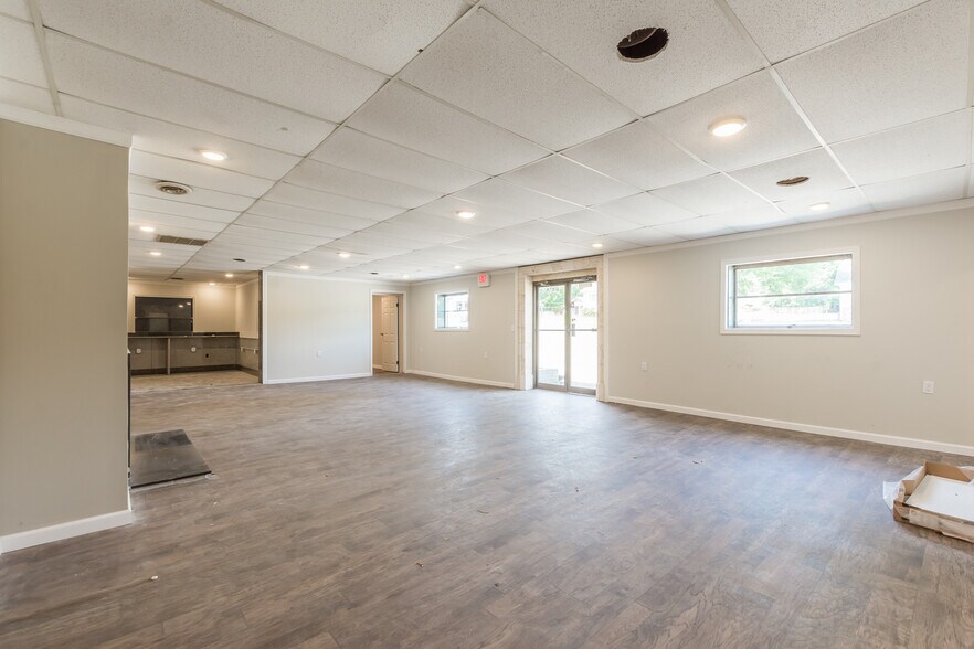 More Photos Of 8456 Newman St, Douglasville Light Manufacturing For Lease