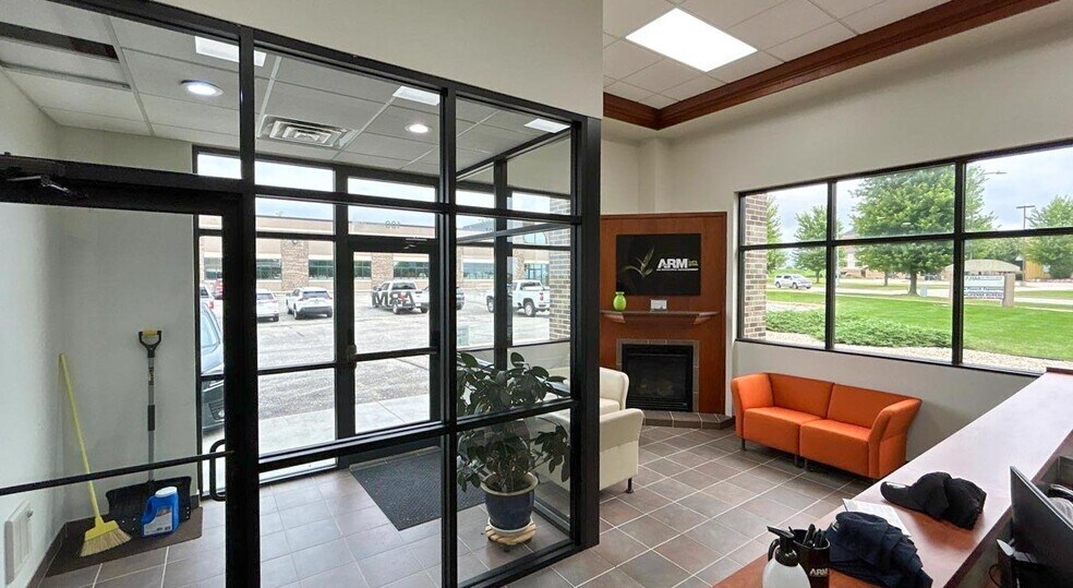 More Photos Of 7389 Airport View Dr SW, Rochester Office For Lease
