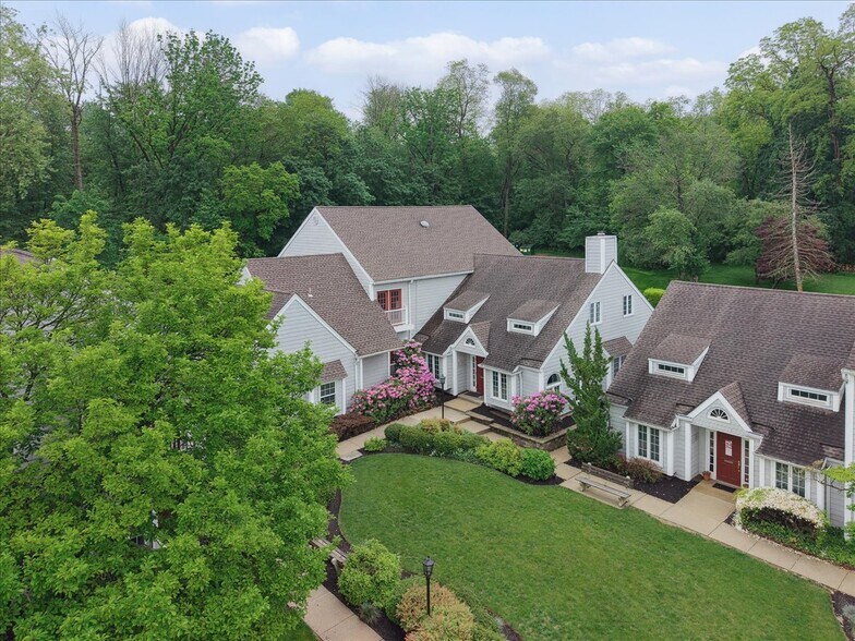 More Photos Of 10 Mystic Ln, Malvern Loft Creative Space For Sale