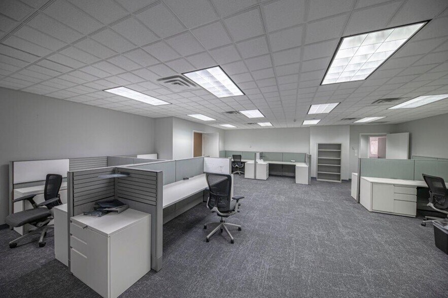 More Photos Of 125 W Missouri Ave, Midland Office For Lease
