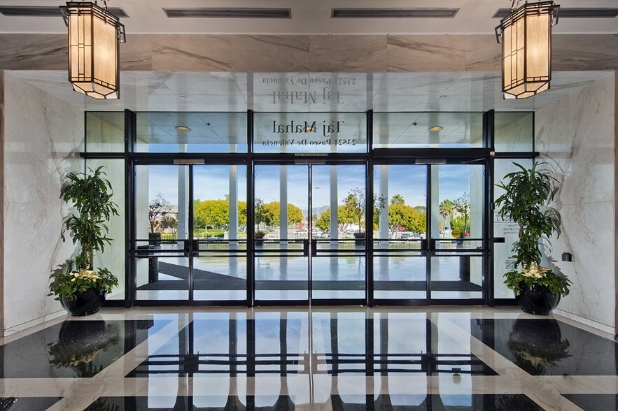 More Photos Of 23521 Paseo de Valencia, Laguna Hills Medical For Lease