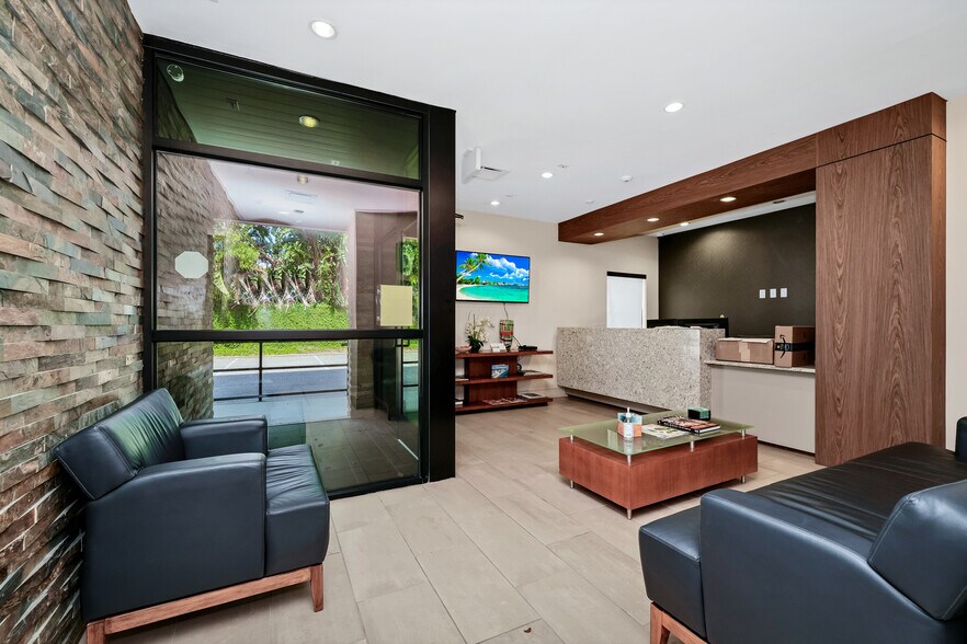 More Photos Of 1601 W Colonial Dr, Orlando Office For Sale