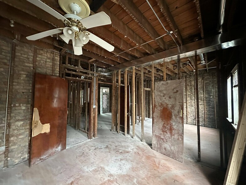 More Photos Of 6129 S Greenwood Ave, Chicago Apartments For Sale