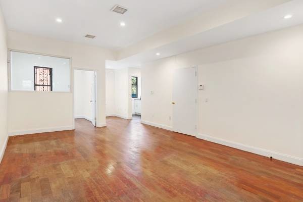 More Photos Of 295-297 Broadway, Brooklyn Apartments For Lease