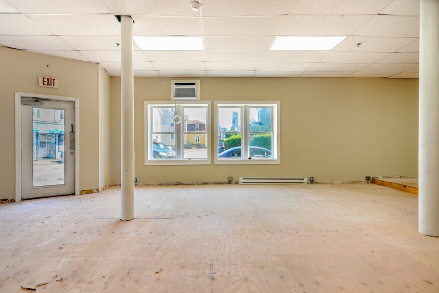 More Photos Of 639-647 County St, New Bedford Apartments For Lease