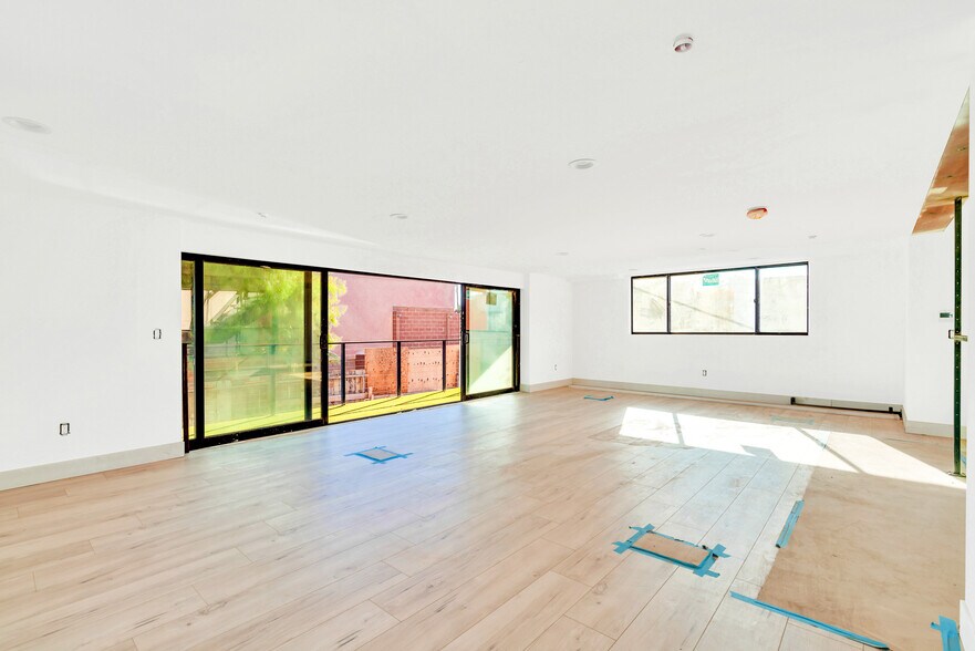 More Photos Of 506 Westminster Ave, Venice Apartments For Sale