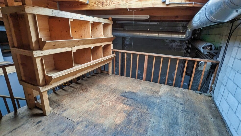 More Photos Of 48 Laurel St, Redwood City Service For Sale