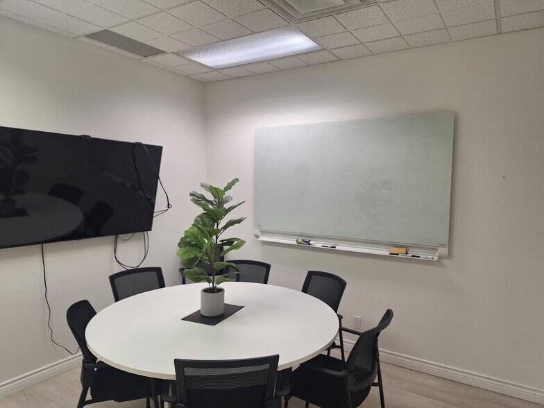 More Photos Of 470 Puntledge Rd, Courtenay Office For Lease