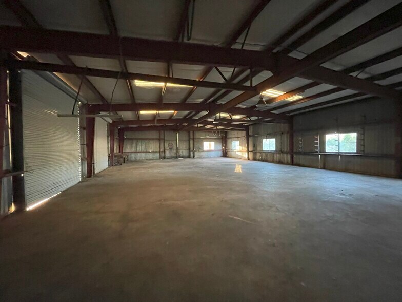 More Photos Of 854 Highway 397, Lake Charles Warehouse For Lease