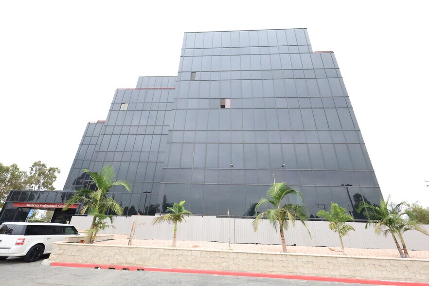 More Photos Of 1801 W Romneya Dr, Anaheim Office Residential For Lease