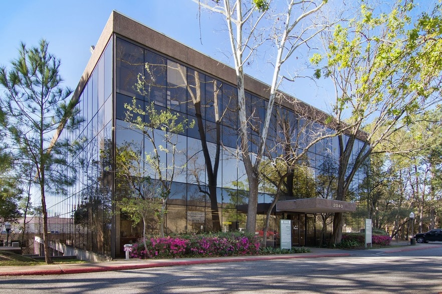 More Photos Of 2020 N Loop Fwy W, Houston Office For Lease