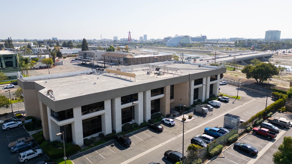 More Photos Of 1855 W Katella Ave, Orange Office Residential For Lease