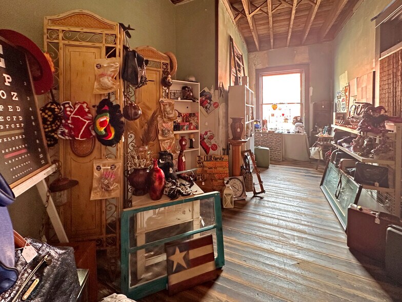 More Photos Of 200 S 3rd St, Leesville Hospitality For Sale