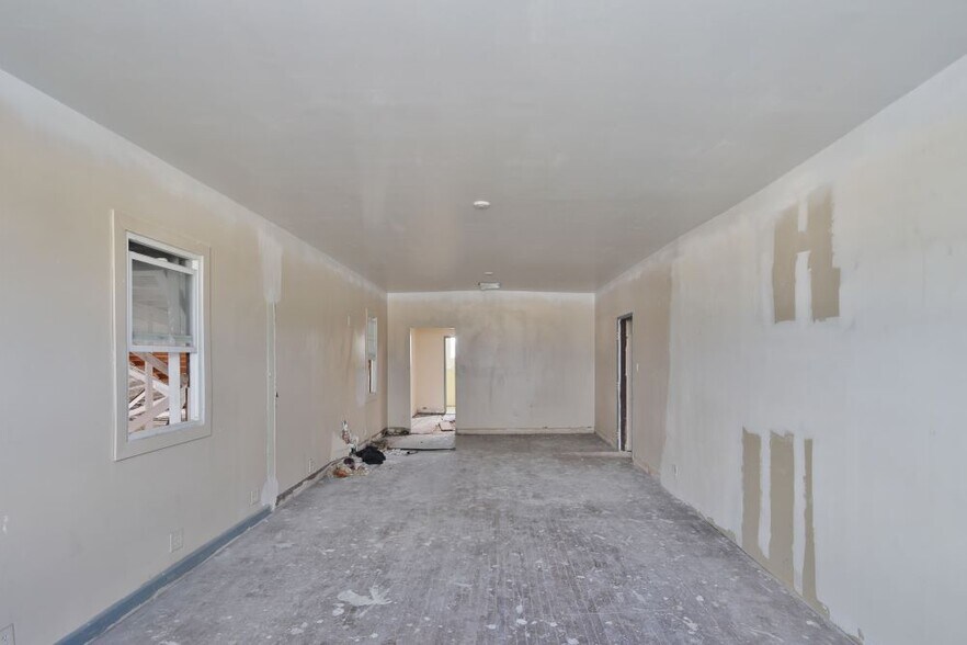 More Photos Of 7312-7318 S Western Ave, Los Angeles Auto Repair For Sale