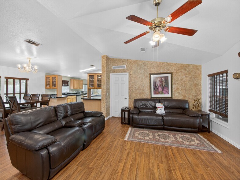 More Photos Of 279 Highline Dr, Bastrop Land For Sale