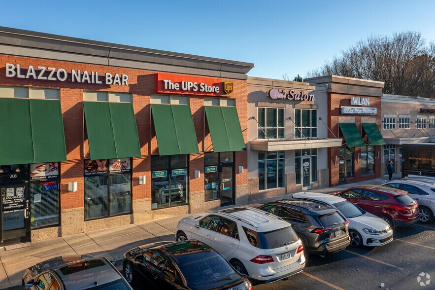 More Photos Of 2700 Cobb Pky, Smyrna Unknown For Lease