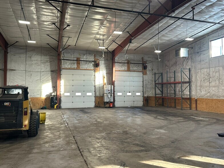More Photos Of 10351 Naples St NE, Blaine Warehouse For Lease
