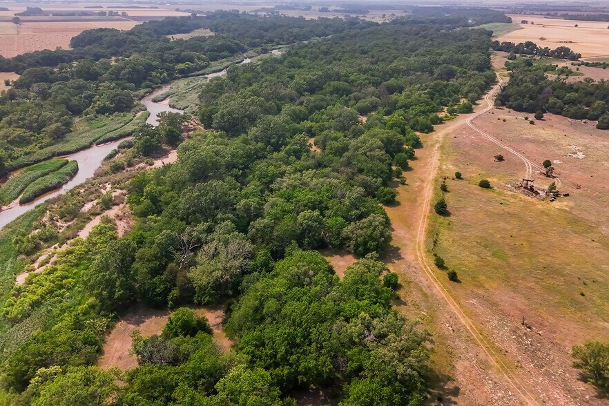 More Photos Of 9111 Long View Road, Burrton Land For Sale