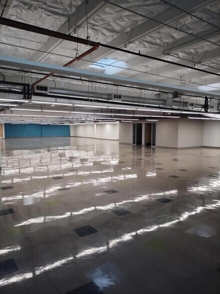 More Photos Of 2031 Optisolar Ln, Mcclellan Warehouse For Lease