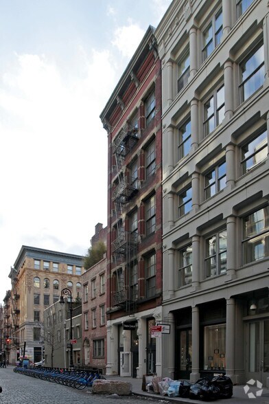 More Photos Of 107 Mercer St, New York Apartments For Lease