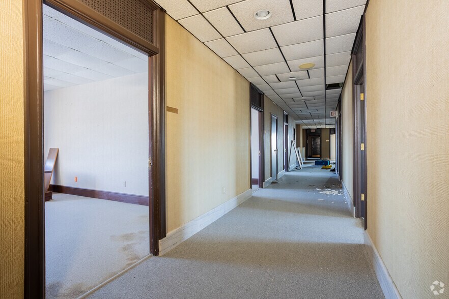 More Photos Of 401 11th St, Huntington Unknown For Sale