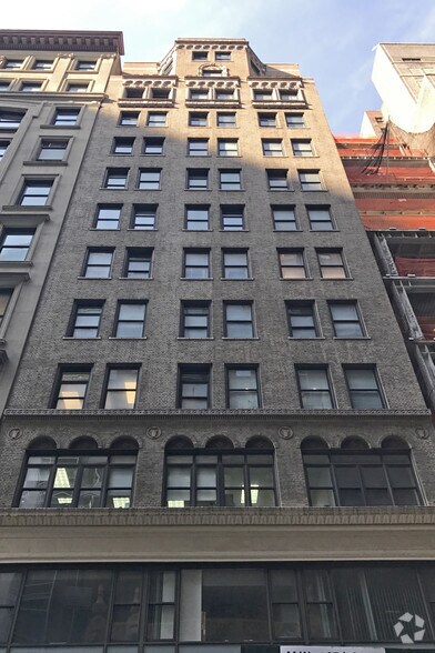 More Photos Of 40 W 37th St, New York Office For Lease