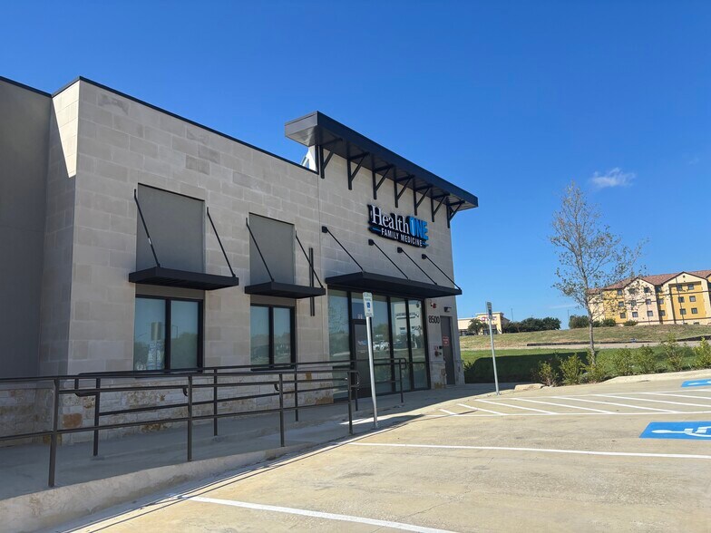 More Photos Of 8500 Olympus Blvd, Irving Office For Sale