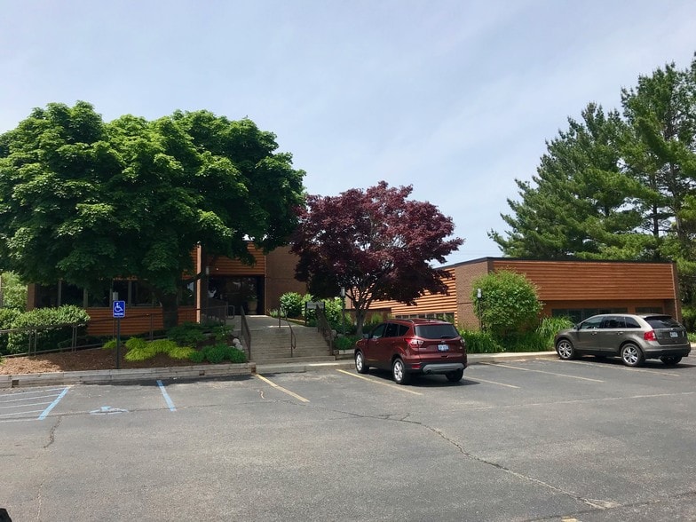 More Photos Of 205 W 29th St, Holland Office For Lease