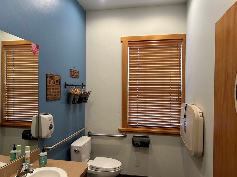 More Photos Of 315 S River St, Hailey Medical For Sale