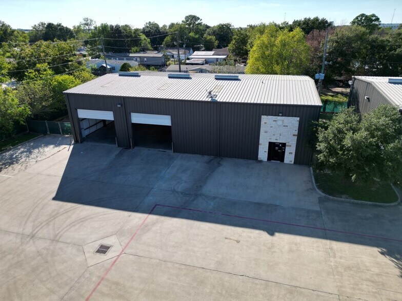 More Photos Of 10205 Windfern Rd, Houston Warehouse For Lease