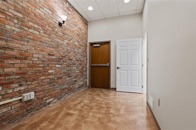 More Photos Of 217 8th Ave, Wellman Medical For Sale